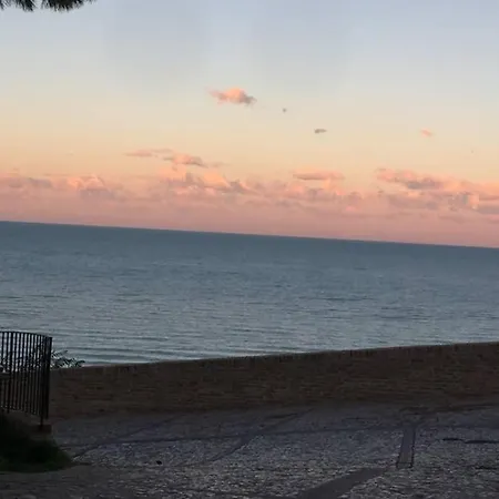 Sospeso Fra Cielo E Mare Cupra Marittima