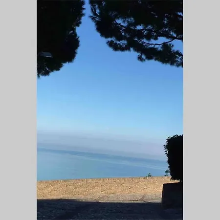 Sospeso Fra Cielo E Mare Cupra Marittima