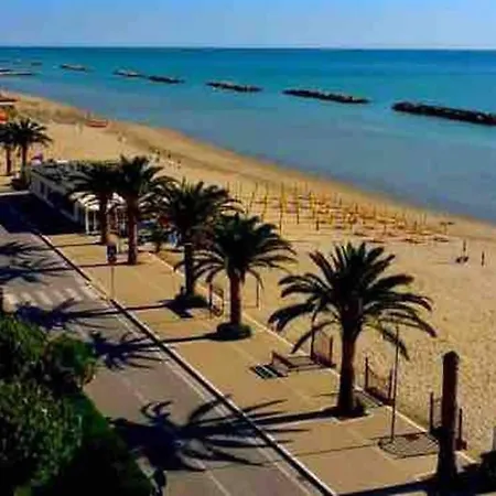 Sospeso Fra Cielo E Mare Cupra Marittima