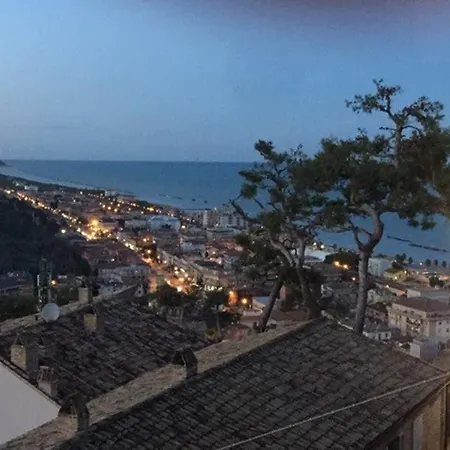 Sospeso Fra Cielo E Mare *